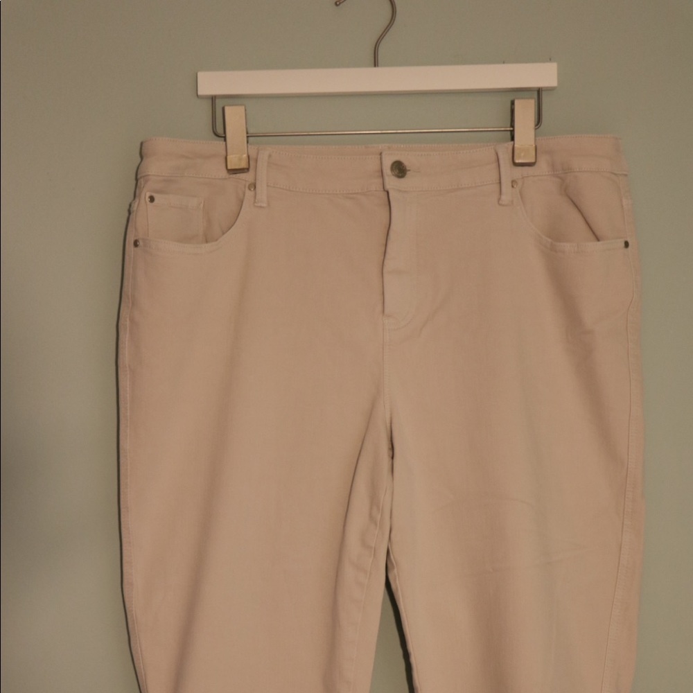 Chico’s Capri pant
